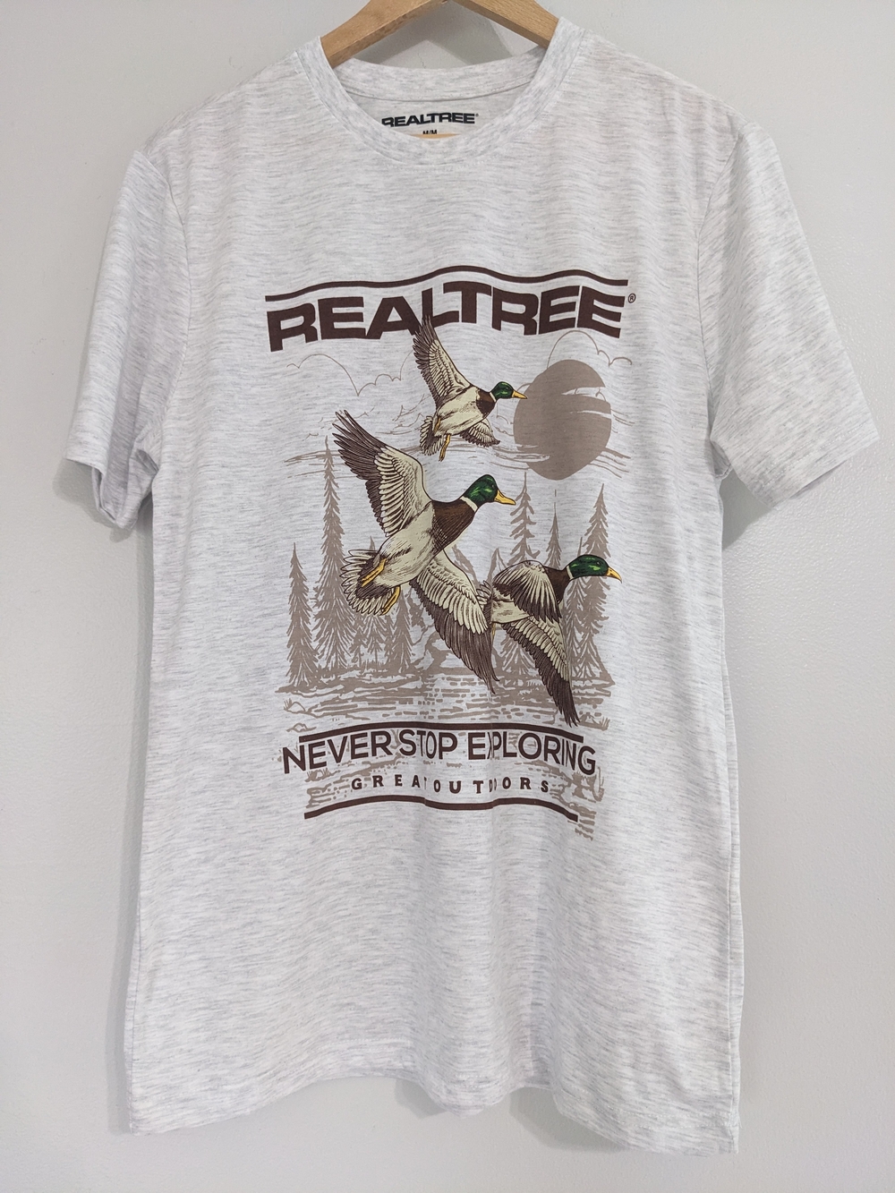 Realtree Tee Shirt Mens Medium Logo Outdoor Camo Hunting White Cotton Blend